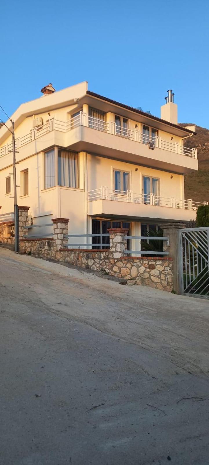 Vila Elida Trajas Екстериор снимка